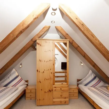 With 2 Bedrooms Südbrookmerland