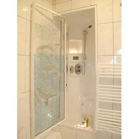 With 2 Bedrooms *